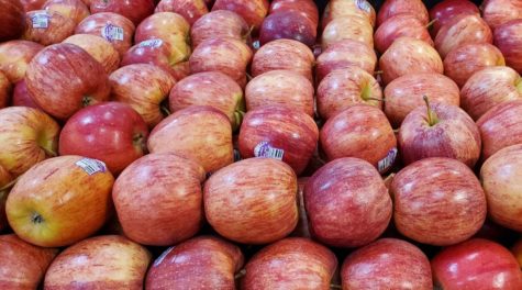 Photo of crispy red apples.