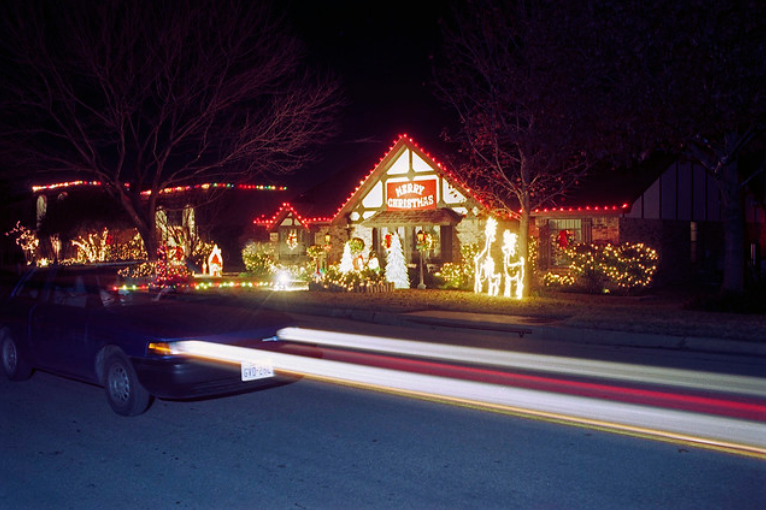 A house decorated for Christmas in 1993 in the Interlochen neighborhood in Arlington, Texas. Photo courtesy of the Star-Telegram Collection, UTA Special Collections.